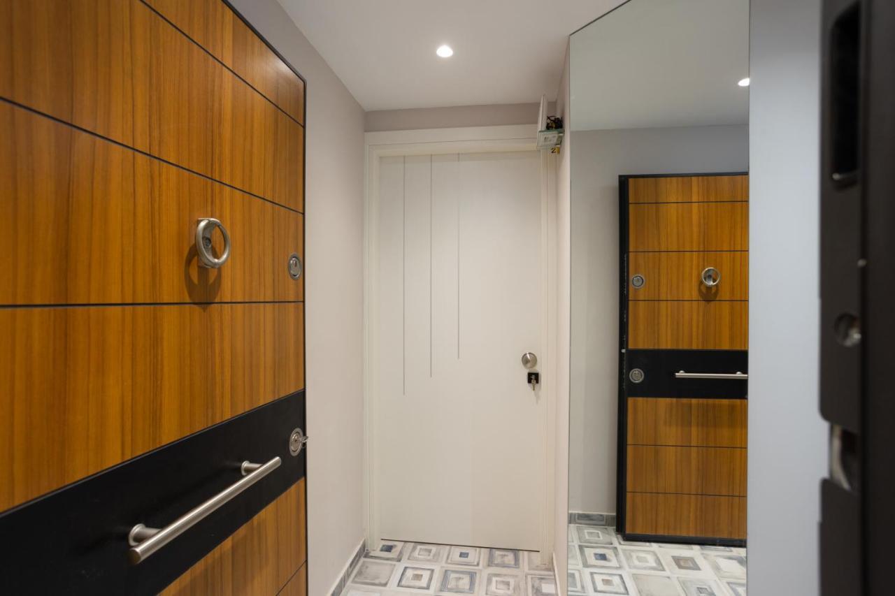 Scirocco Apartment In Corfu Center Екстер'єр фото
